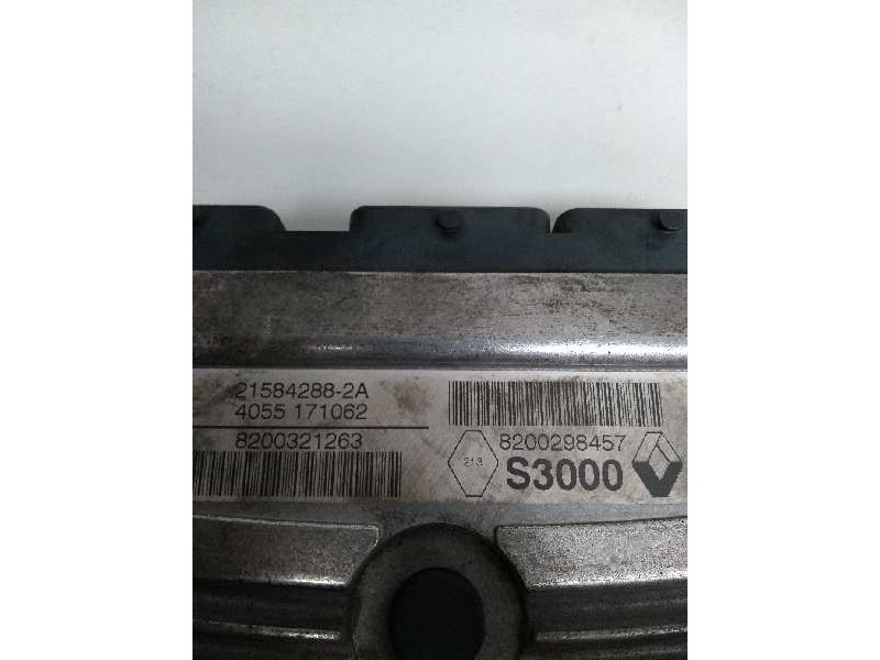 Recambio de centralita motor uce para renault scenic ii 1.6 16v referencia OEM IAM 215842882A 8200298457 S3000 8200321263