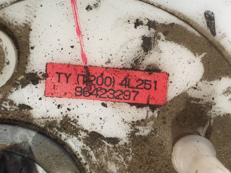 Recambio de bomba combustible para chevrolet kalos 1.4 se referencia OEM IAM 96423297  