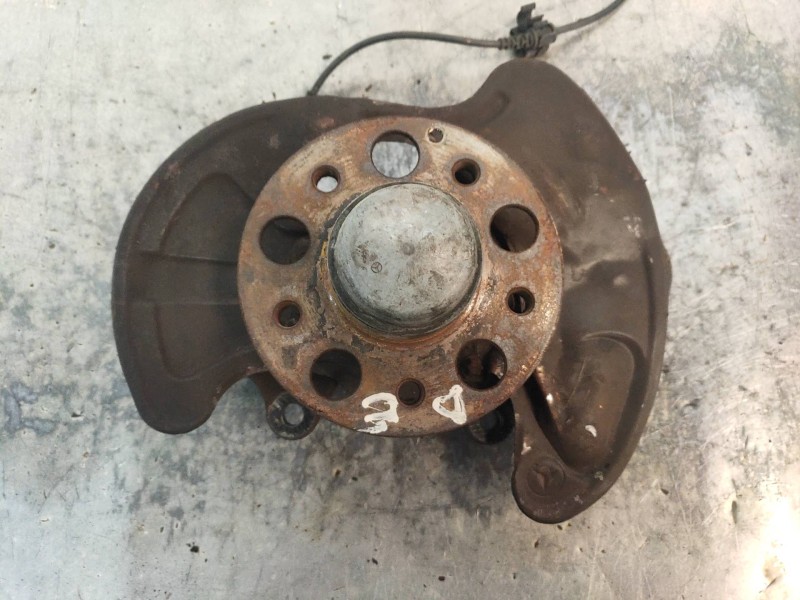 Recambio de mangueta delantera derecha para mercedes clase clk (w209) coupe 320 cdi (209.320) referencia OEM IAM   