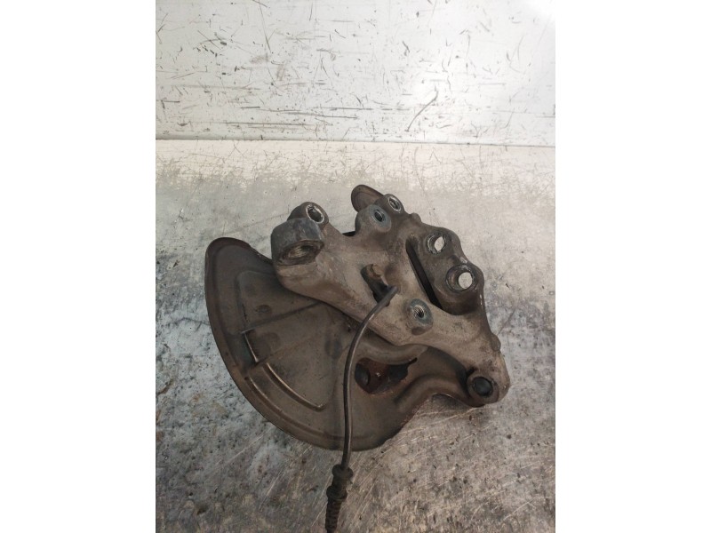 Recambio de mangueta delantera derecha para mercedes clase clk (w209) coupe 320 cdi (209.320) referencia OEM IAM   