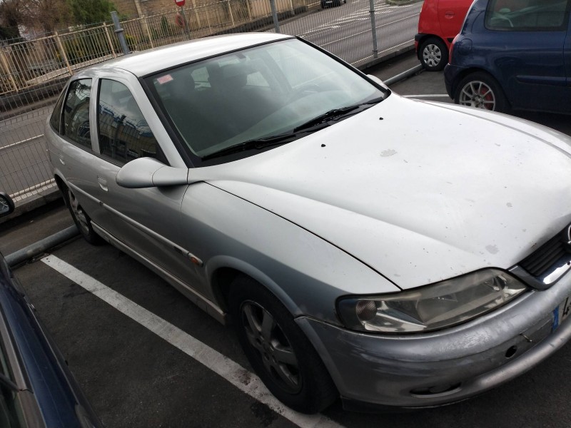 opel vectra b berlina del año 2002