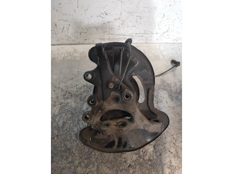 Recambio de mangueta delantera izquierda para mercedes clase clk (w209) coupe 320 cdi (209.320) referencia OEM IAM   