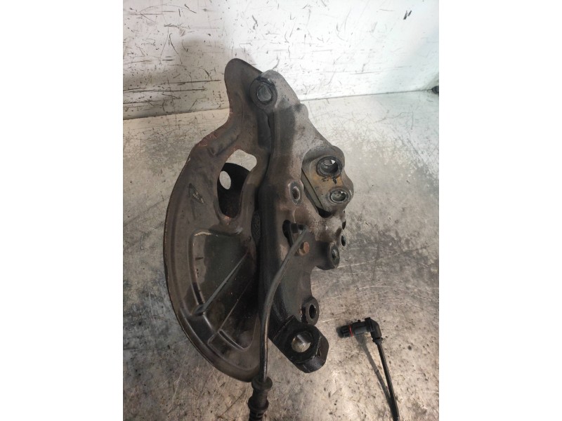 Recambio de mangueta delantera izquierda para mercedes clase clk (w209) coupe 320 cdi (209.320) referencia OEM IAM   