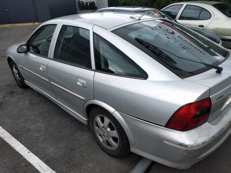opel vectra b berlina del año 2002