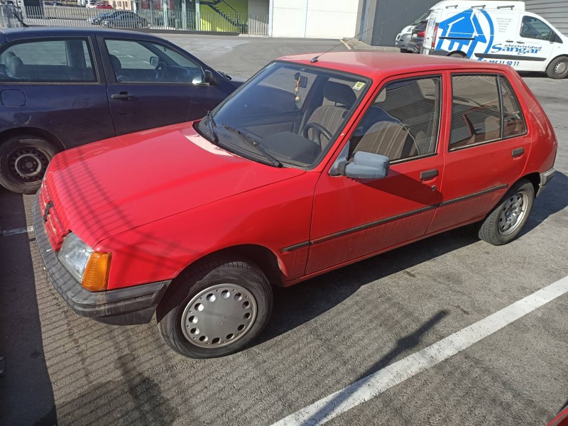 peugeot 205 berlina del año 1987