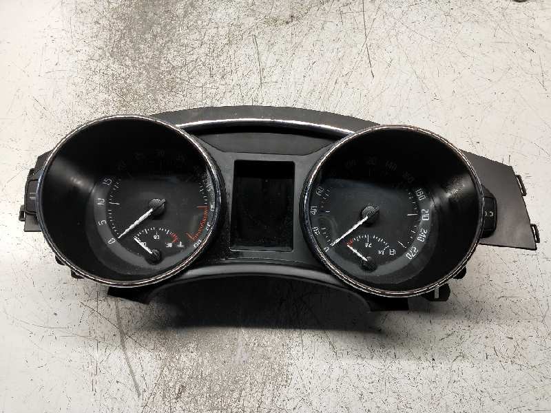 Recambio de cuadro instrumentos para skoda suberb (3t4) ambition referencia OEM IAM 3T1920841K  