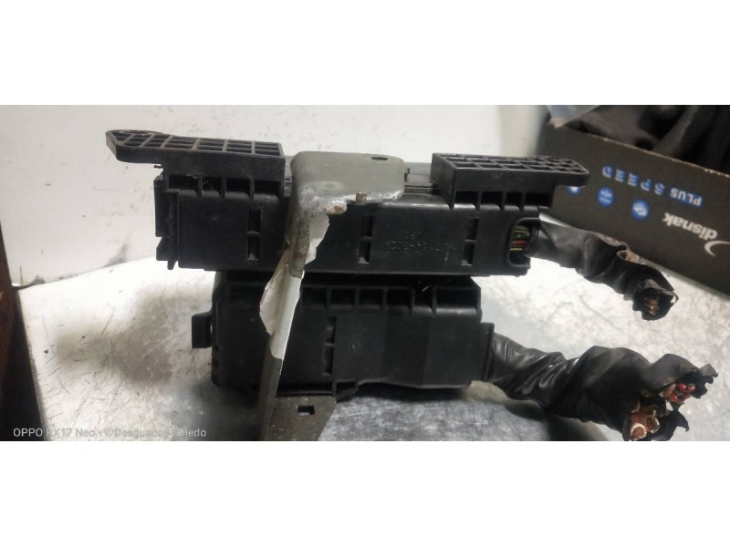 Recambio de caja reles / fusibles para nissan terrano/terrano.ii (r20) s (5-ptas.) referencia OEM IAM 71543024  