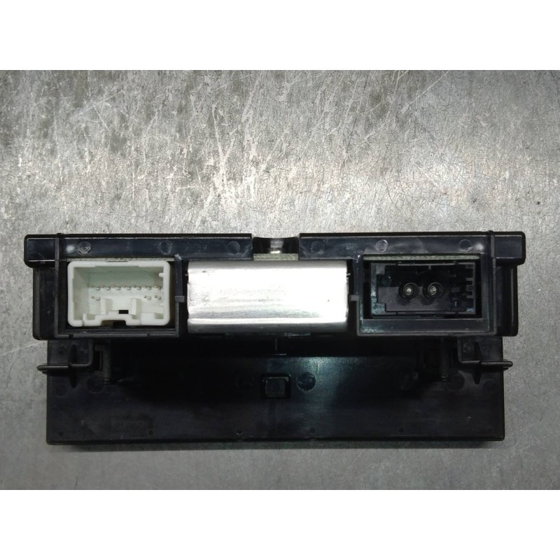 Recambio de pantalla multifuncion para volvo s40 berlina 2.0 d kinetic referencia OEM IAM 30679647 69594580 