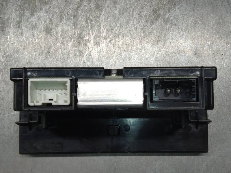 Recambio de pantalla multifuncion para volvo s40 berlina 2.0 d kinetic referencia OEM IAM 30679647 69594580 