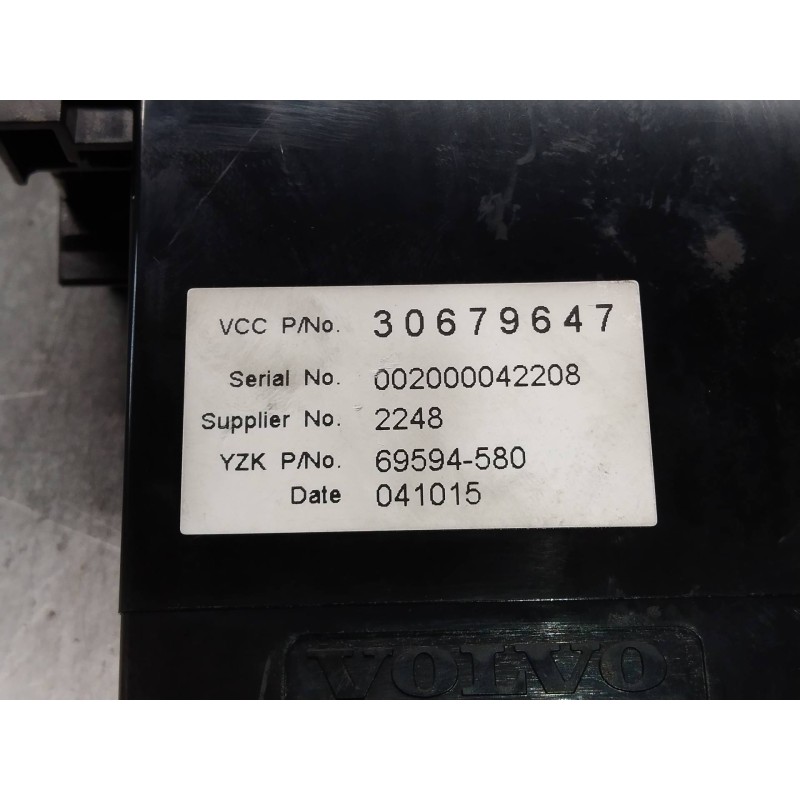 Recambio de pantalla multifuncion para volvo s40 berlina 2.0 d kinetic referencia OEM IAM 30679647 69594580 