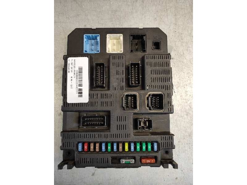 Recambio de caja reles / fusibles para peugeot 207 xs referencia OEM IAM 9659285380 P06 
