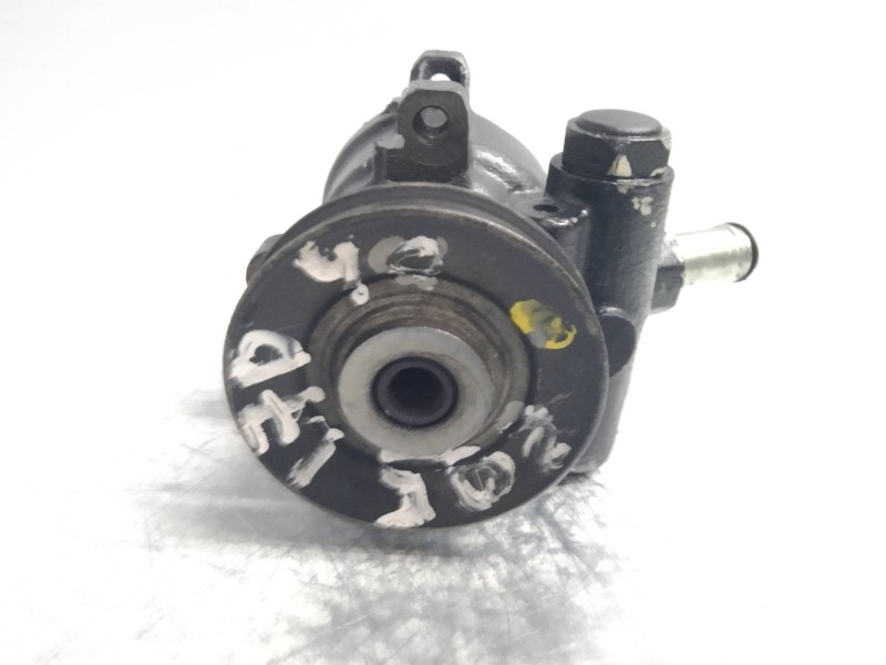 Recambio de bomba direccion para peugeot 205 berlina 1.8 diesel cat referencia OEM IAM   