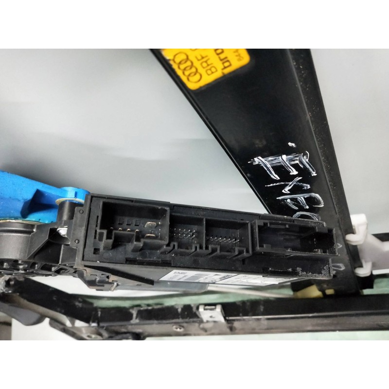 Recambio de elevalunas trasero izquierdo para seat exeo berlina (3r2) 2.0 tdi referencia OEM IAM 105848204 8E0959801E 4P