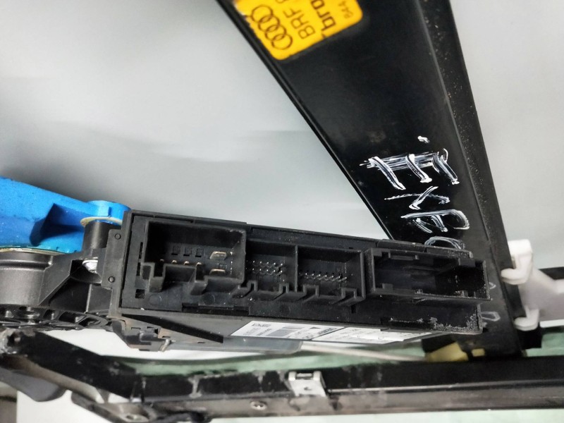 Recambio de elevalunas trasero izquierdo para seat exeo berlina (3r2) 2.0 tdi referencia OEM IAM 105848204 8E0959801E 4P