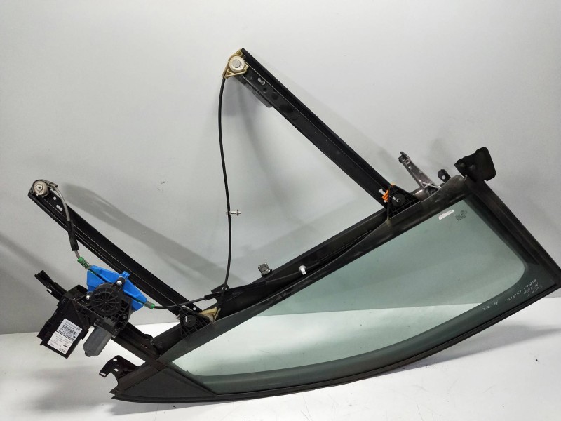 Recambio de elevalunas delantero derecho para seat exeo berlina (3r2) 2.0 tdi referencia OEM IAM 105845204 8E1959802G 4P