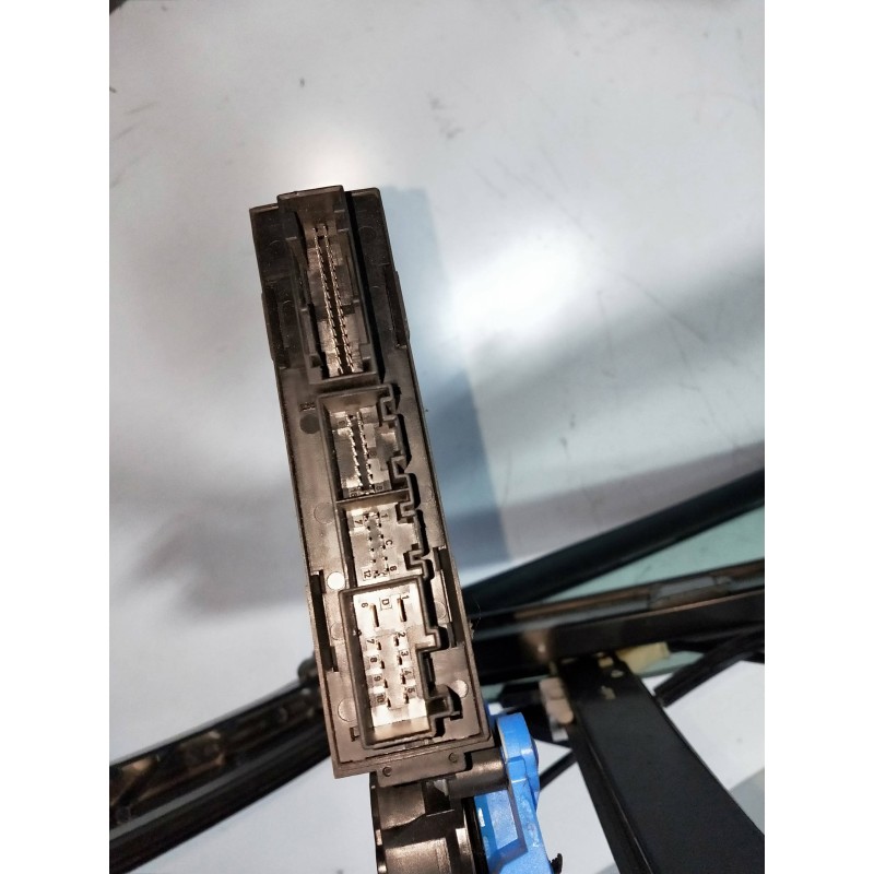 Recambio de elevalunas delantero derecho para seat exeo berlina (3r2) 2.0 tdi referencia OEM IAM 105845204 8E1959802G 4P