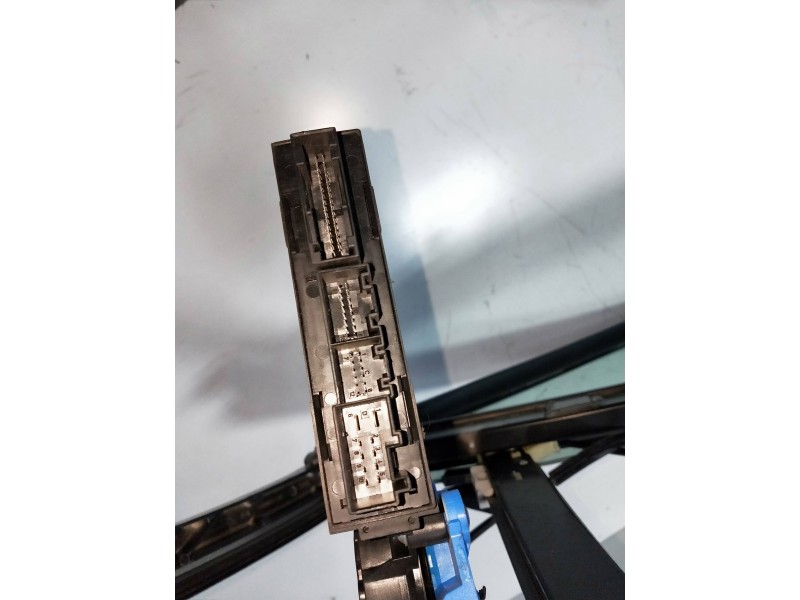 Recambio de elevalunas delantero derecho para seat exeo berlina (3r2) 2.0 tdi referencia OEM IAM 105845204 8E1959802G 4P