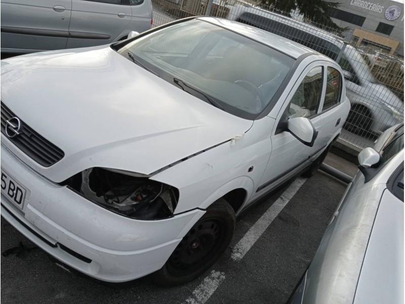 opel astra g berlina del año 2000