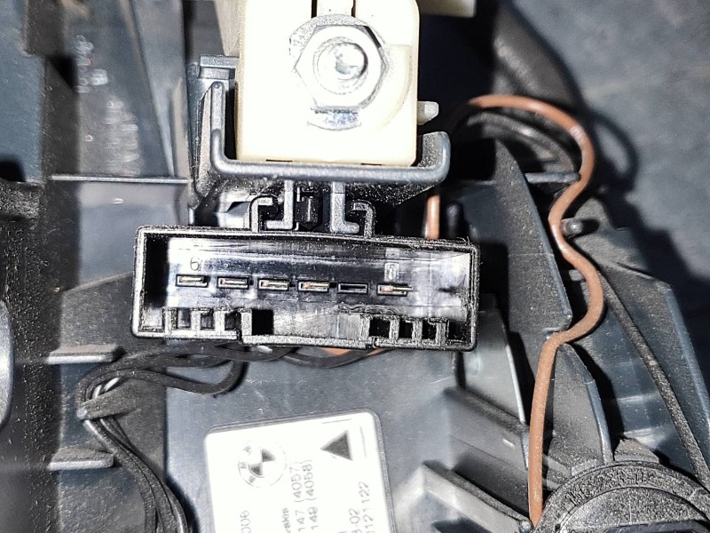 Recambio de piloto trasero derecho interior para bmw serie 3 lim. (f30) 318d referencia OEM IAM 8736912006 2SD0121474057 2SD0121