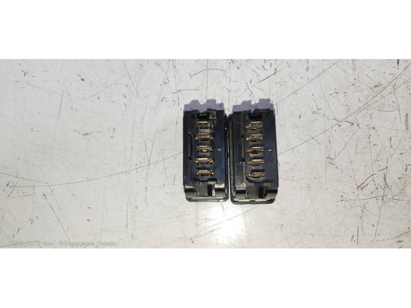 Recambio de mando elevalunas delantero izquierdo para citroen saxo 1.5 d plaisir referencia OEM IAM    Recambio de mando elevalunas delantero izquierdo para citroen saxo 1.5 d plaisir referencia OEM IAM