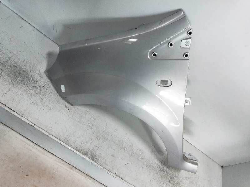 Recambio de aleta delantera derecha para renault twingo 1.5 dci diesel referencia OEM IAM   