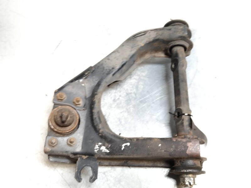 Recambio de brazo suspension superior delantero derecho para daihatsu feroza 1.6 referencia OEM IAM   