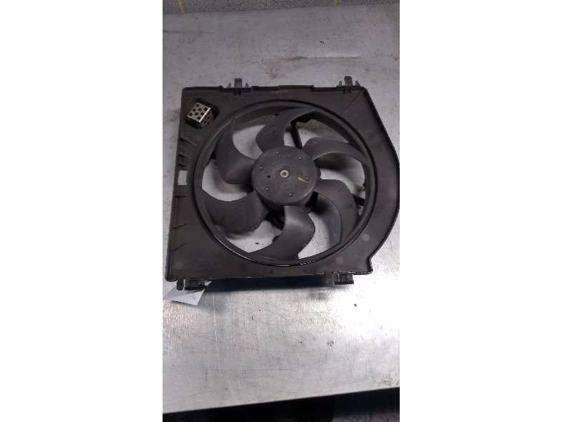 Recambio de electroventilador para renault twingo 1.5 dci diesel referencia OEM IAM 1832018000 8200531118 