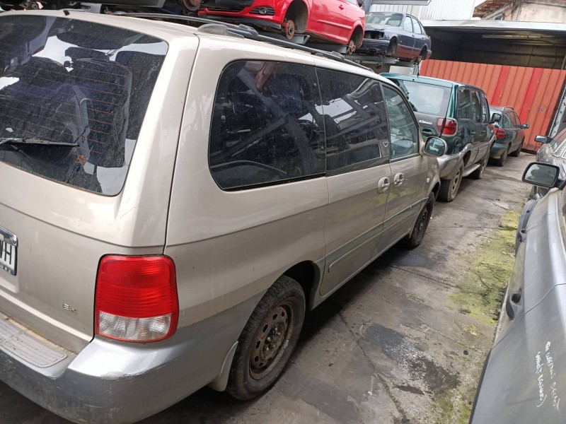 kia carnival ii del año 2002