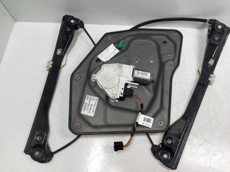 Recambio de elevalunas delantero derecho para skoda superb combi (3t5) comfort referencia OEM IAM 8K0959802  5P