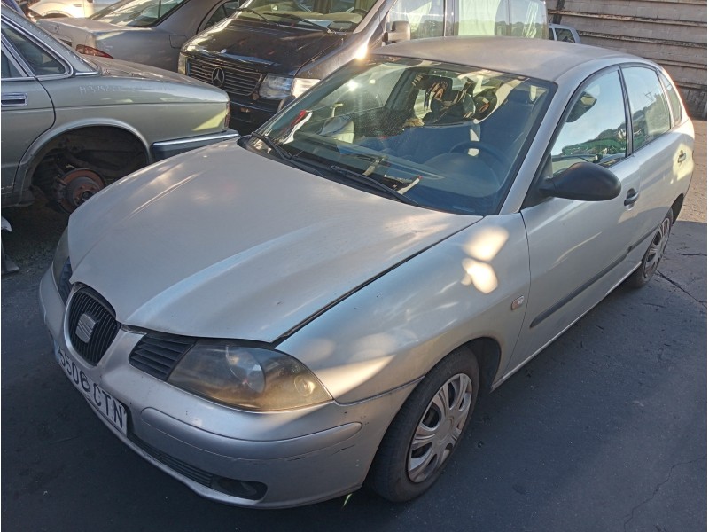 seat ibiza (6l1) del año 2004