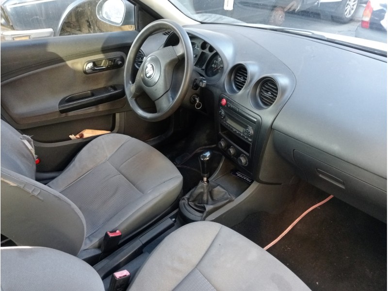 seat ibiza (6l1) del año 2004