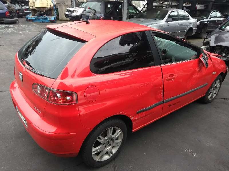 seat ibiza (6l1) del año 2002
