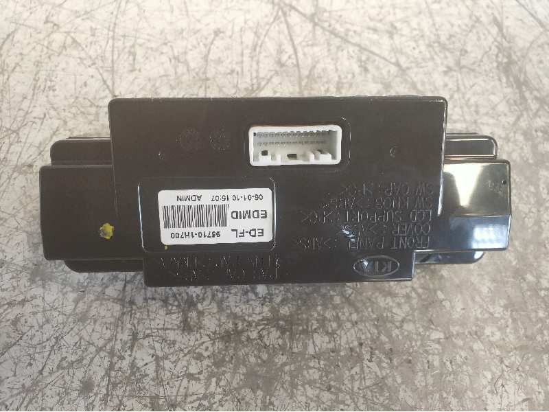 Recambio de pantalla multifuncion para kia pro_cee´d drive referencia OEM IAM 957101H700  