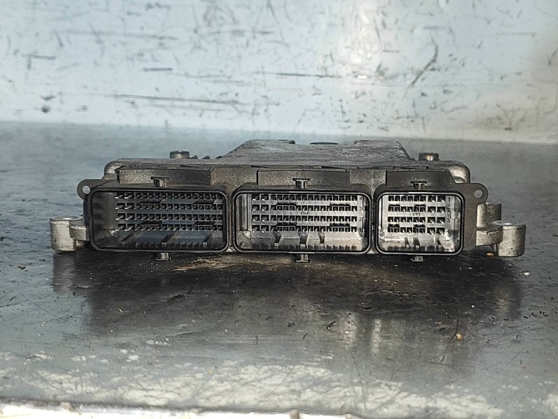 Recambio de centralita motor uce para dacia lodgy ambiance referencia OEM IAM 0281019138 237102213R 237102529R