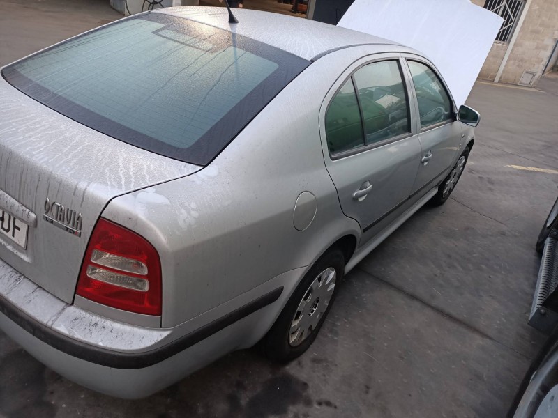 skoda octavia berlina (1u2) del año 2003