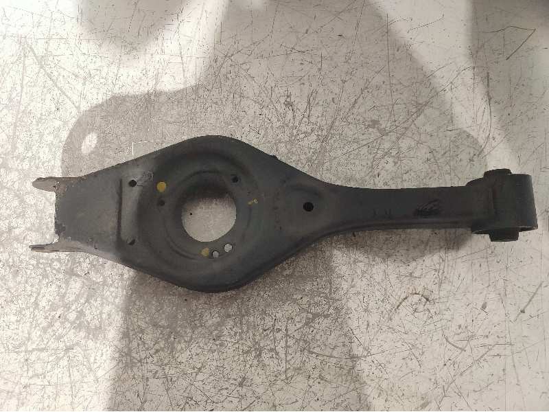 Recambio de brazo suspension superior trasero derecho para kia pro_cee´d drive referencia OEM IAM   