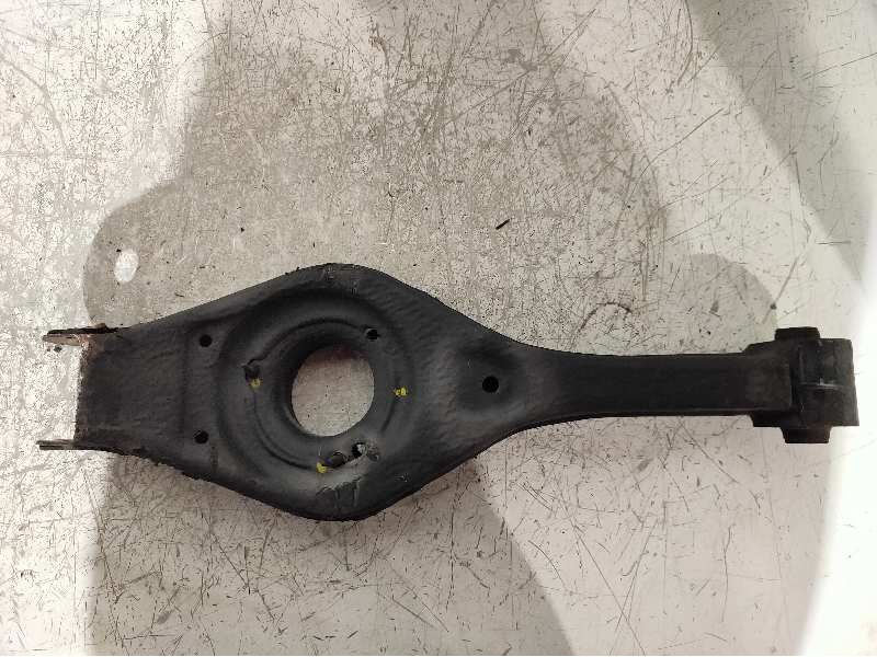 Recambio de brazo suspension superior trasero izquierdo para kia pro_cee´d drive referencia OEM IAM   