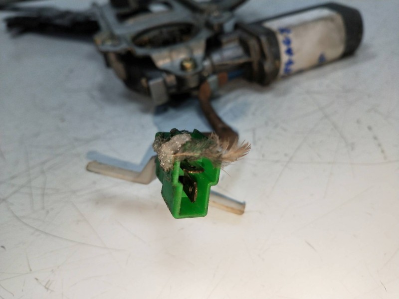 Recambio de elevalunas delantero derecho para subaru legacy berl./familiar b10 (bc/bjf) referencia OEM IAM   4P