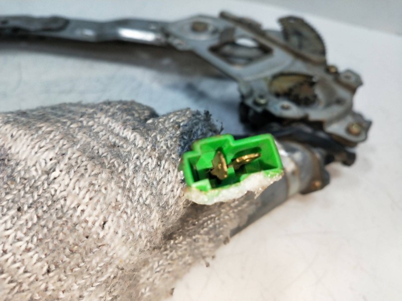 Recambio de elevalunas trasero derecho para subaru legacy berl./familiar b10 (bc/bjf) referencia OEM IAM   4P