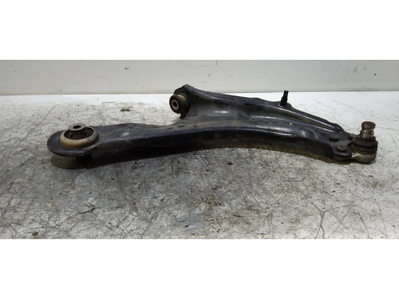 Recambio de brazo suspension inferior delantero derecho para renault kangoo furgón compact comfort referencia OEM IAM   
