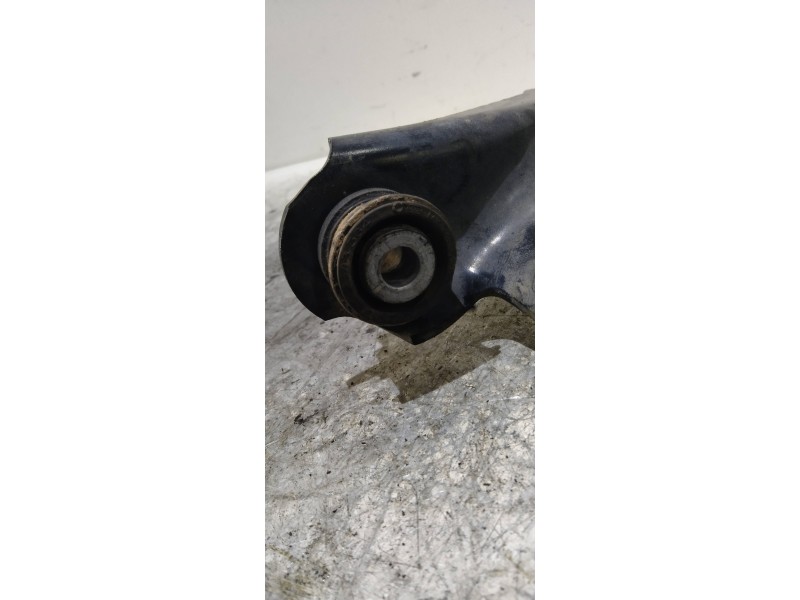 Recambio de brazo suspension inferior delantero derecho para renault kangoo furgón compact comfort referencia OEM IAM   