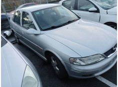 opel vectra b berlina del año 2000