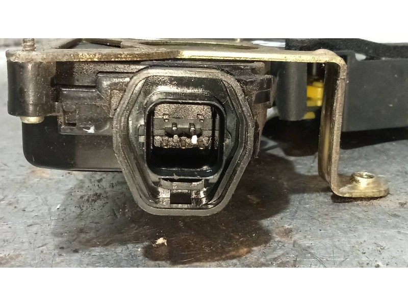 Recambio de motor cierre centralizado trasero derecho para hyundai accent (mc) gl crdi referencia OEM IAM   