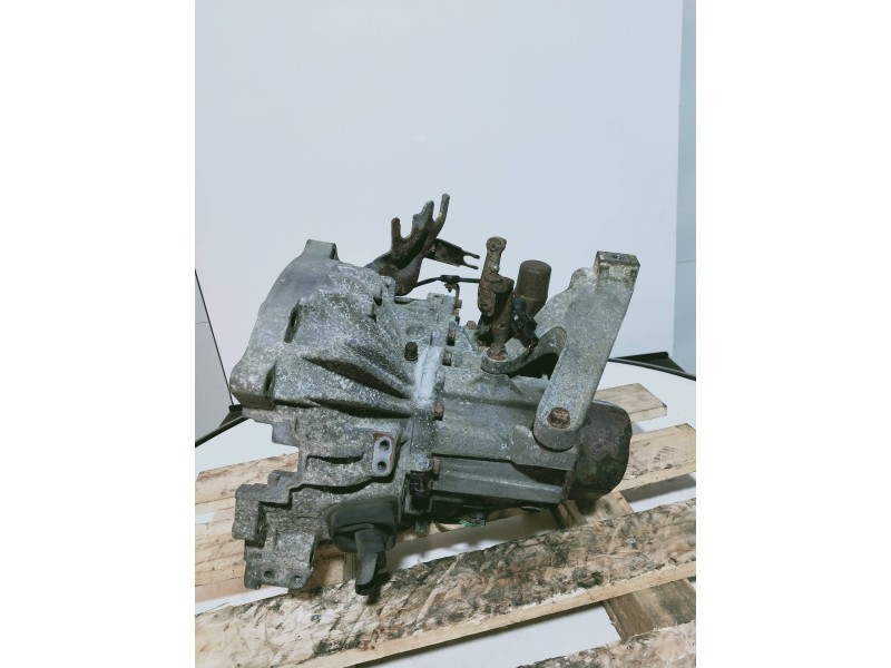 Recambio de caja cambios para mazda 3 berlina (bk) 2.0 sportive referencia OEM IAM GC070  