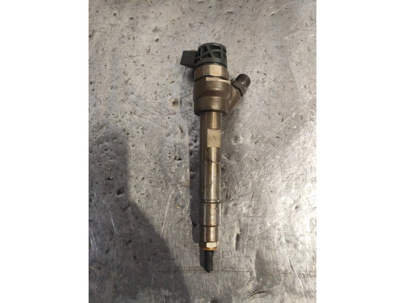 Recambio de inyector para bmw serie 5 touring (f11) 530d xdrive referencia OEM IAM 0445110478 781070202 