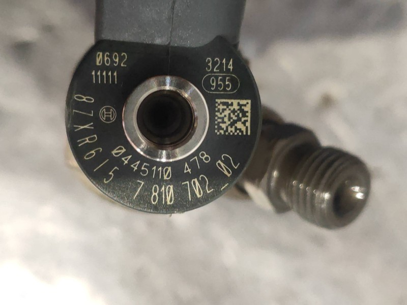 Recambio de inyector para bmw serie 5 touring (f11) 530d xdrive referencia OEM IAM 0445110478 781070202 