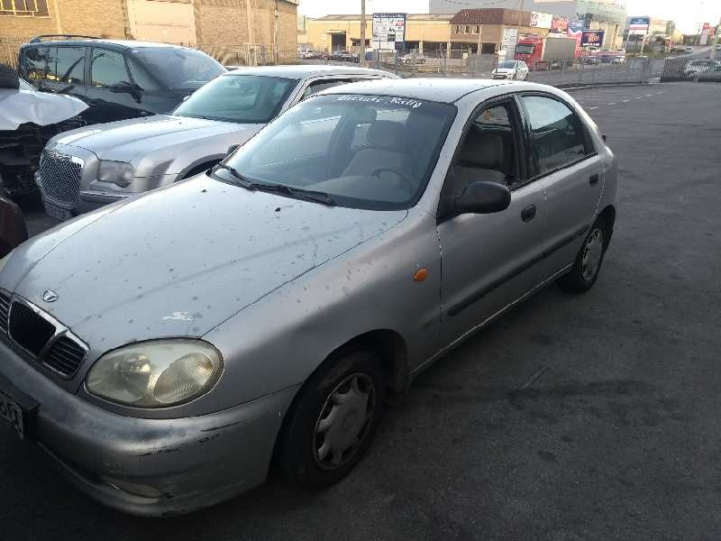 daewoo lanos del año 1999