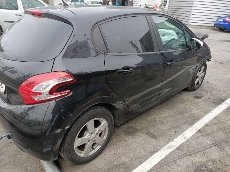peugeot 208 del año 2015