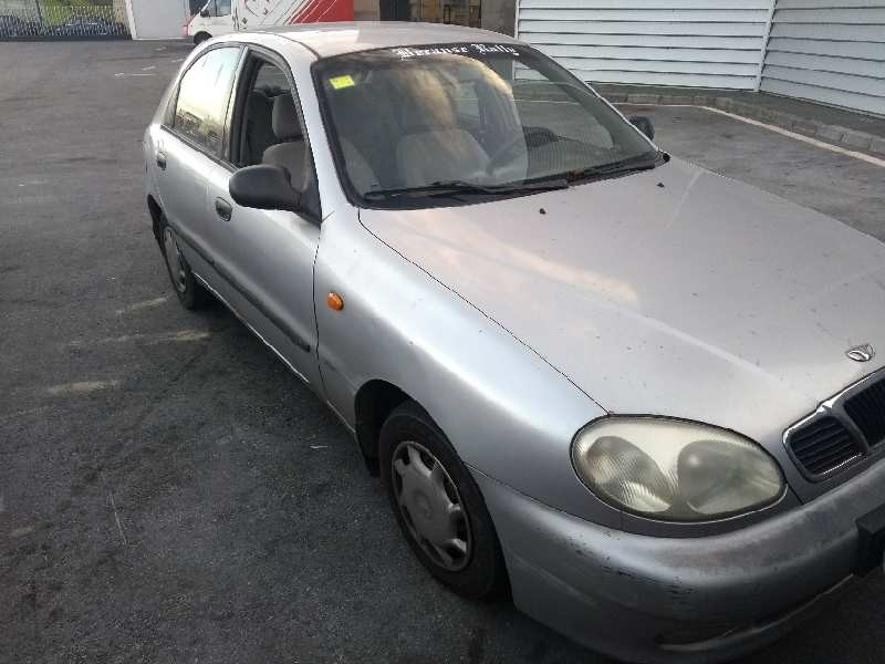 daewoo lanos del año 1999
