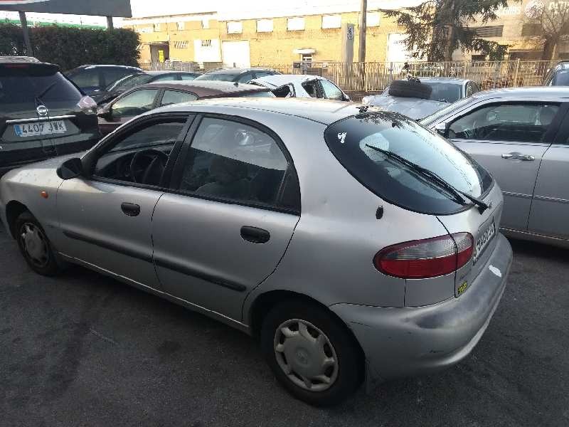 daewoo lanos del año 1999